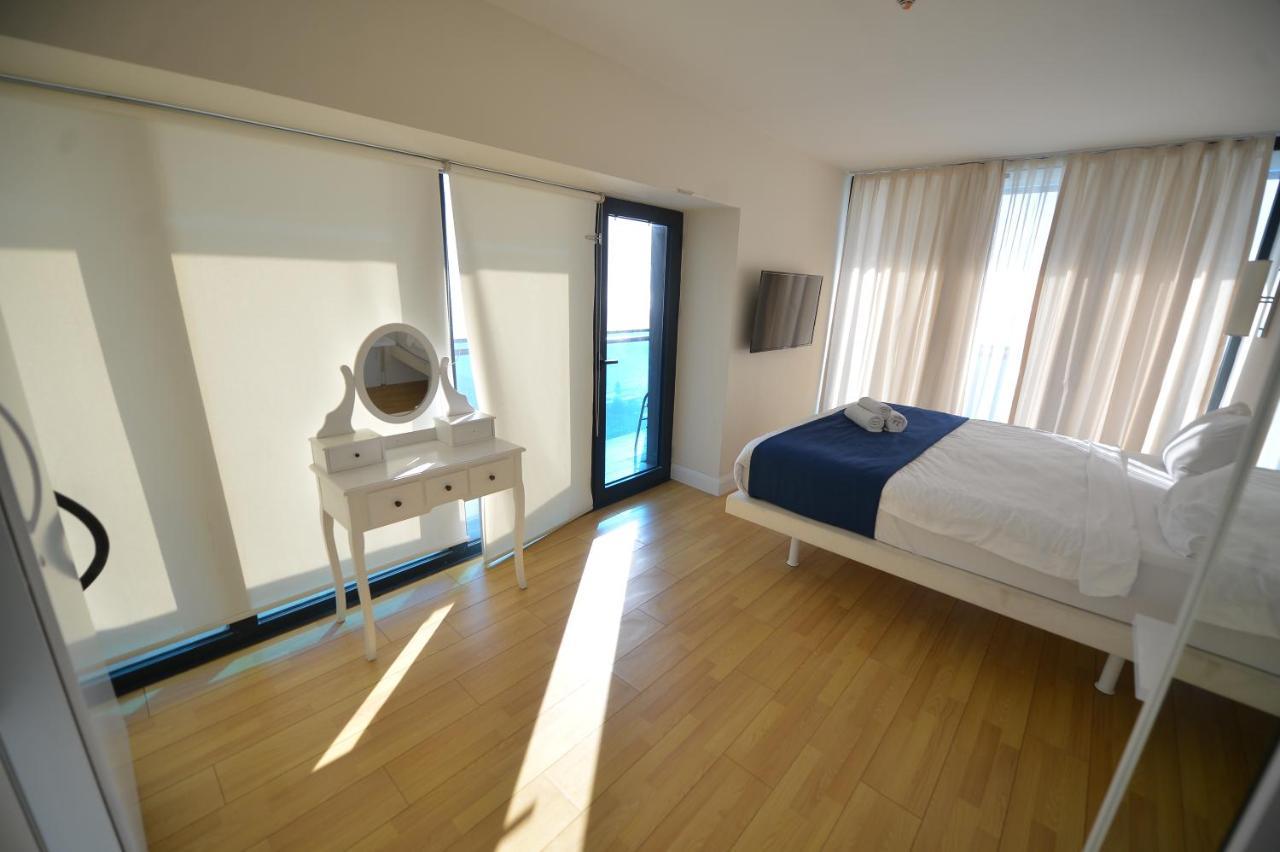 Orbi City Twins Tower Batumi Exterior foto
