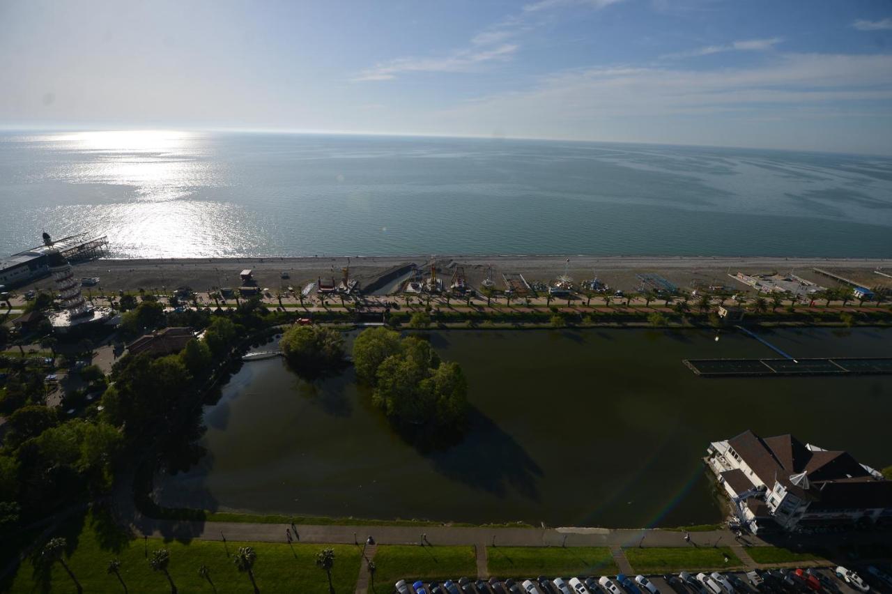 Orbi City Twins Tower Batumi Exterior foto